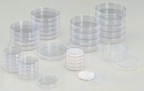 Petri dish, PS, 54mm OD x 11mm, suitable for cultivating cells or microorganisms on 47mm membranes, sterile. Without cellulose pads. Pack of 100