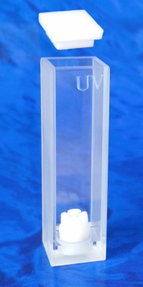 Macro absorption cuvette with PTFE cover, bottom with slot for 9mm Ø mixer, IR quartz glass, lightpath 10 mm